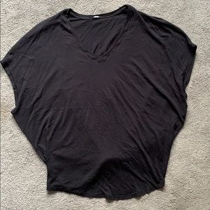 Lululemon Black Tshirt. Open back